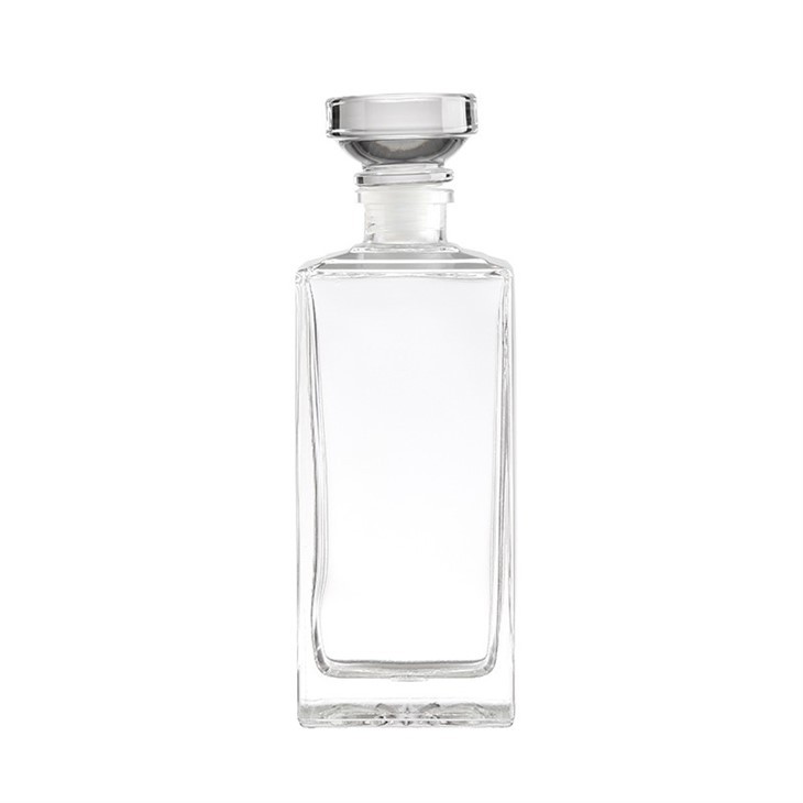 A Thick Rectangular Transparent Glass Bottle factory