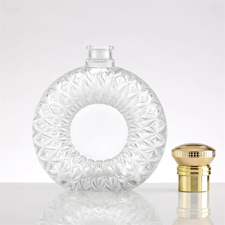 Transparent Engraved Customizable Vodka Bottles high quality