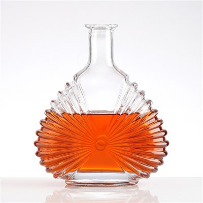 750 Ml Fancy Glass Wine Bottle